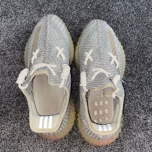 Yeezy lundmark sneakers